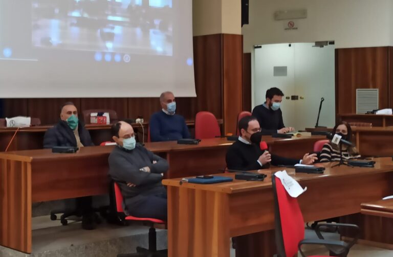Caso Luongo, l’opposizione: “L’Assessore rimetta le sue deleghe”