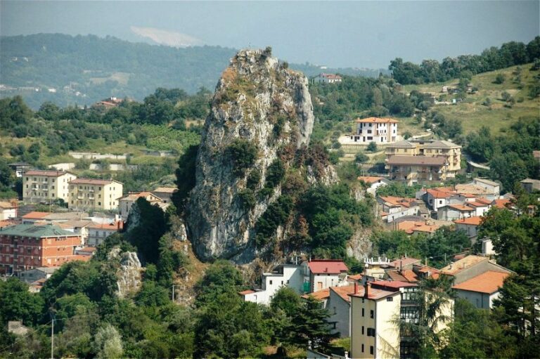 Pietrastornina, presepe vivente nel borgo