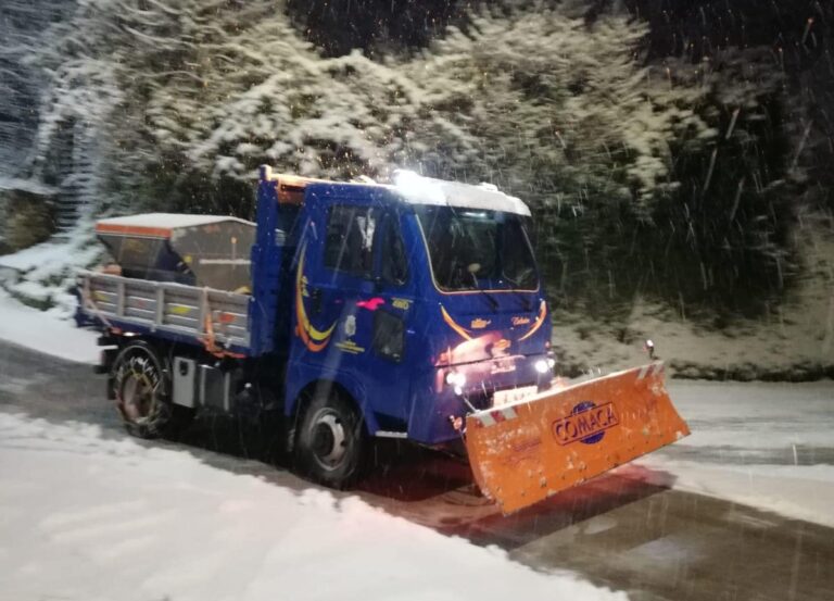 Emergenza neve, vertici in Prefettura e Provincia: scuole verso la chiusura in Irpinia