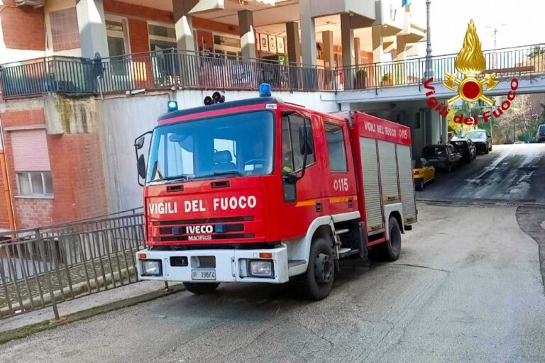 Abitazione in fiamme a Pietrastornina: i Vigili del Fuoco evitano guai peggiori
