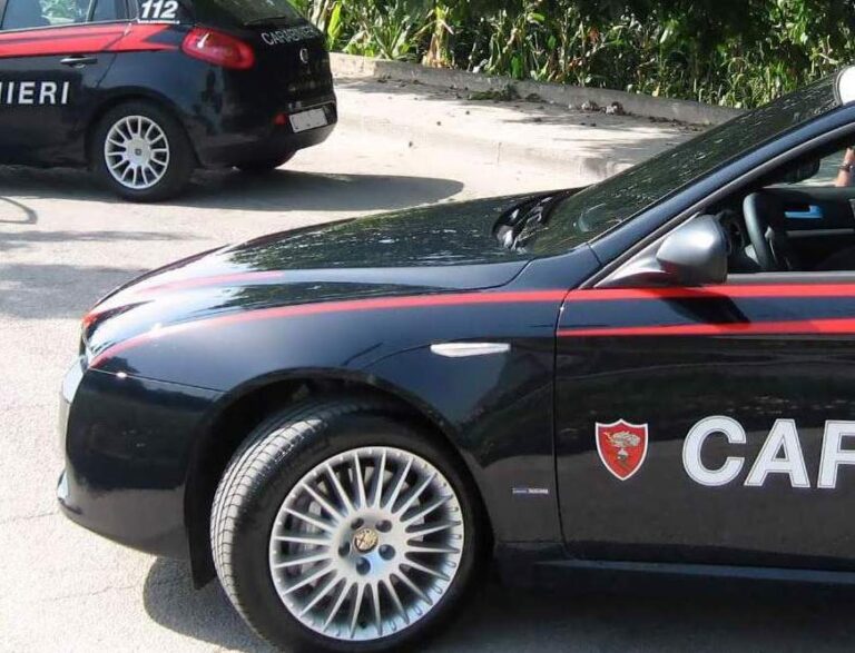 Furto in gioielleria: coppia denunciata