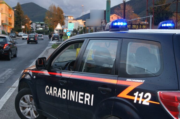 Monteforte, in auto con coltello e tre roncole: nei guai un 40enne ed un 20enne