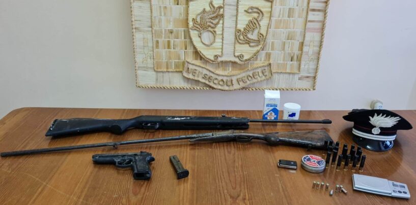 Montesarchio, 37enne con armi in casa: arrestato per ricettazione e detenzione abusiva