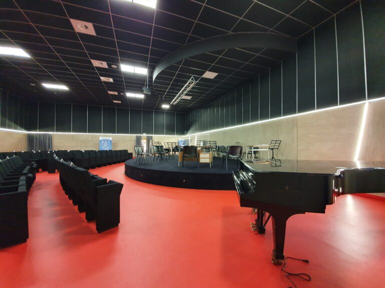 FOTO E VIDEO / Il Conservatorio suona e funziona bene. Al posto di una palestra abbandonata ecco un’Aula Magna al servizio di tutta l’Irpinia