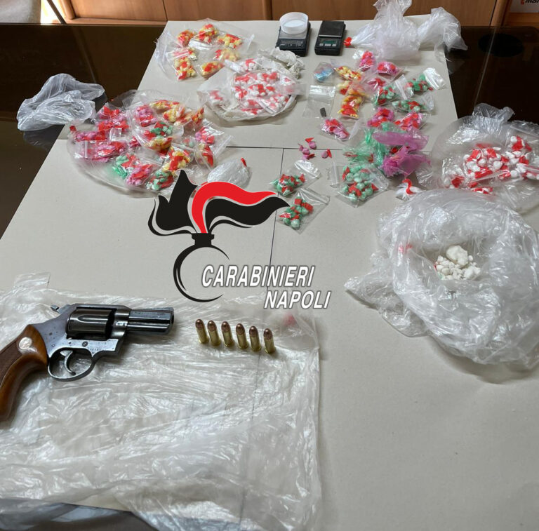 Sant’Anastasia, crack e cocaina: pusher in manette