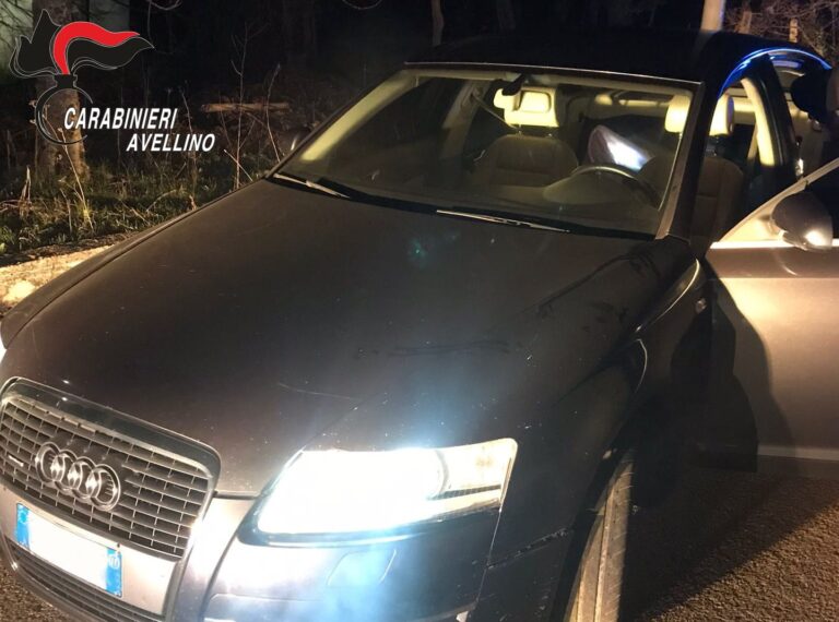 Carabinieri, inseguimento nella notte: i ladri abbandonano l’auto e la refurtiva e scappano a piedi