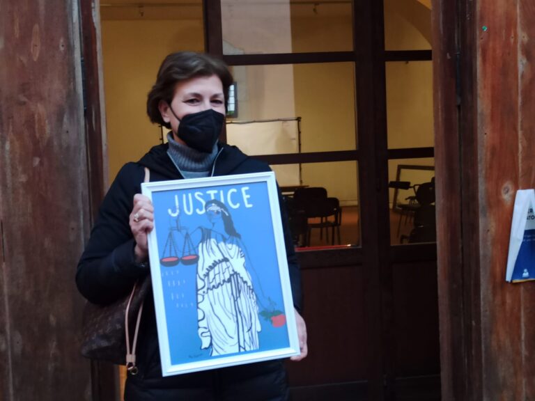 FOTO E VIDEO / Ammazzato dalla camorra 28 anni fa. Ma ancora non si conoscono mandanti ed esecutori. “Uno Stato serio dovrebbe fare di più”: la rabbia della vedova Campanello