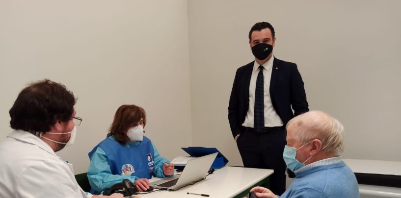 Il sindaco di Avellino su facebook: “Allestiremo un secondo centro vaccinale a San Tommaso, forse anche un terzo”. “Anche a noi quel progetto di pista ciclabile non convince, c’indigna”