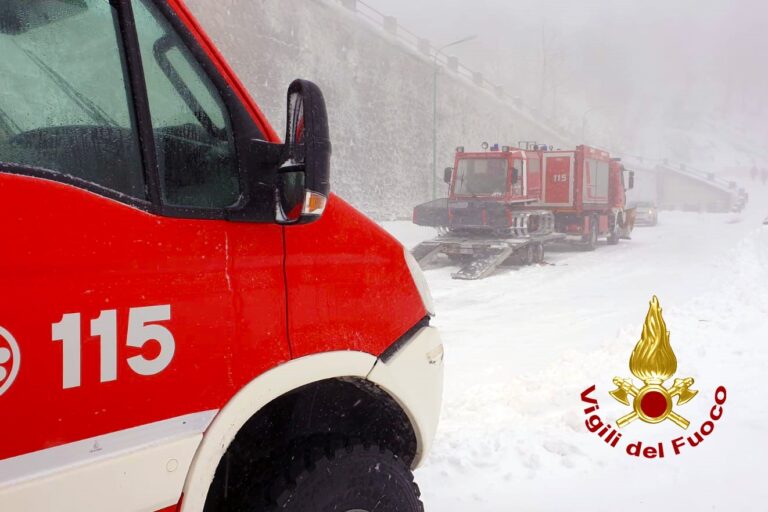 VIDEO/ Montevergine, soccorsi 4 ragazzi bloccati dalla neve