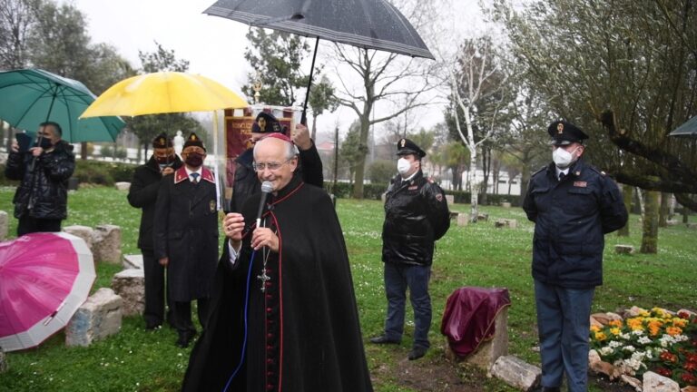 FOTO E VIDEO / Un ulivo per Palatucci, santo ed eroe irpino. Il Prefetto: “Il suo coraggio sia da esempio”