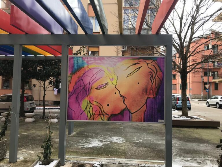 FOTO/ Avellino, un “Bacio” al centro della nuova piazza Trieste e Trento