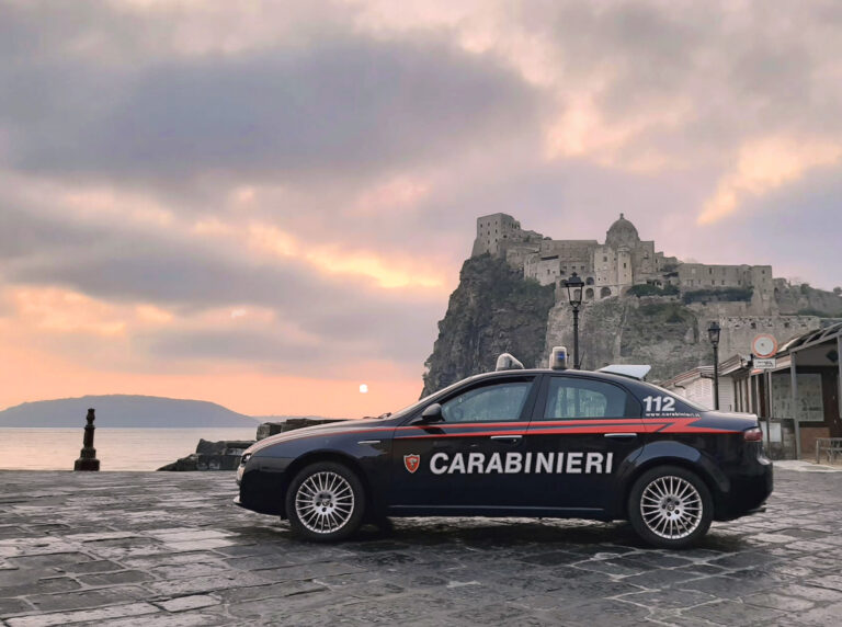 Forio d’Ischia, festa clandestina: 12 giovani sanzionati