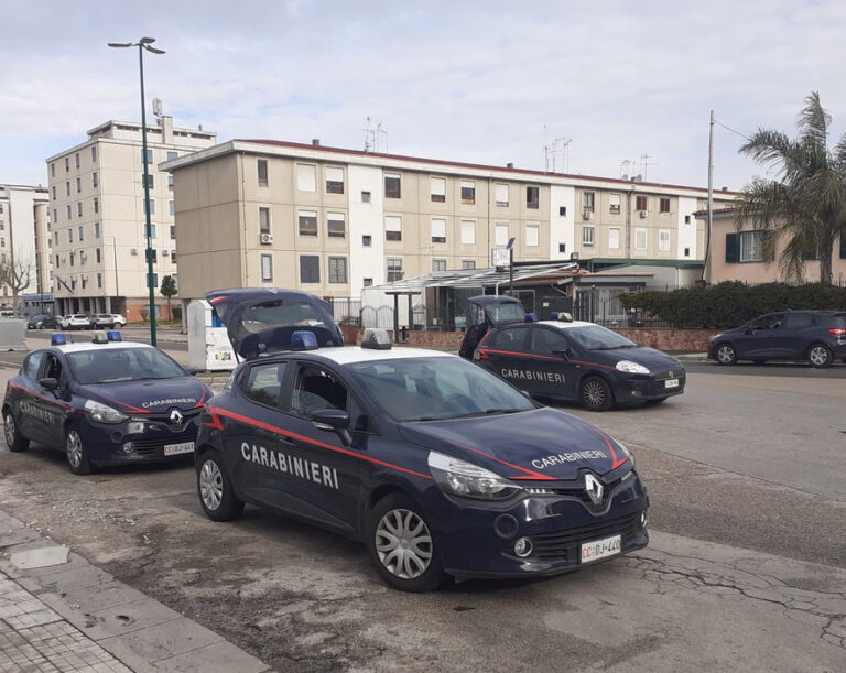 Ponticelli, in corso perquisizioni: trovate alcune munizioni