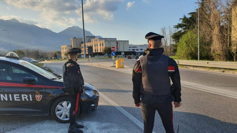 FOTO / Covid, da oggi i carabinieri hanno intensificato i controlli in tutta l’Irpinia