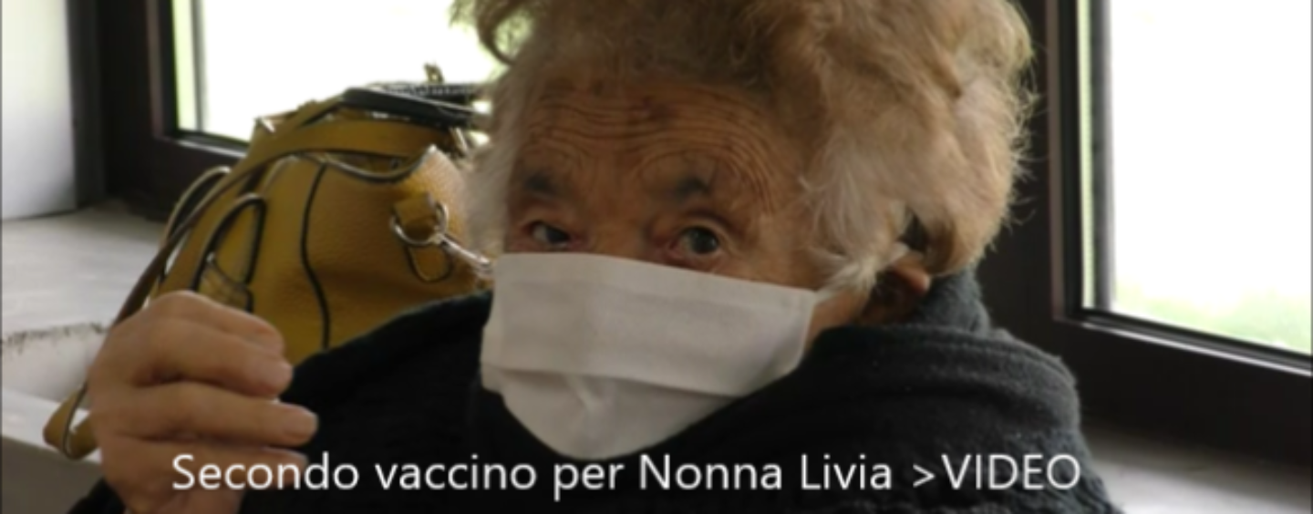 Nonna Livia di Calitri torna a Bisaccia per il secondo vaccino: “Ho fatto il mio dovere nonostante il mal di schiena, stavolta non a piedi ma in auto”/VIDEO