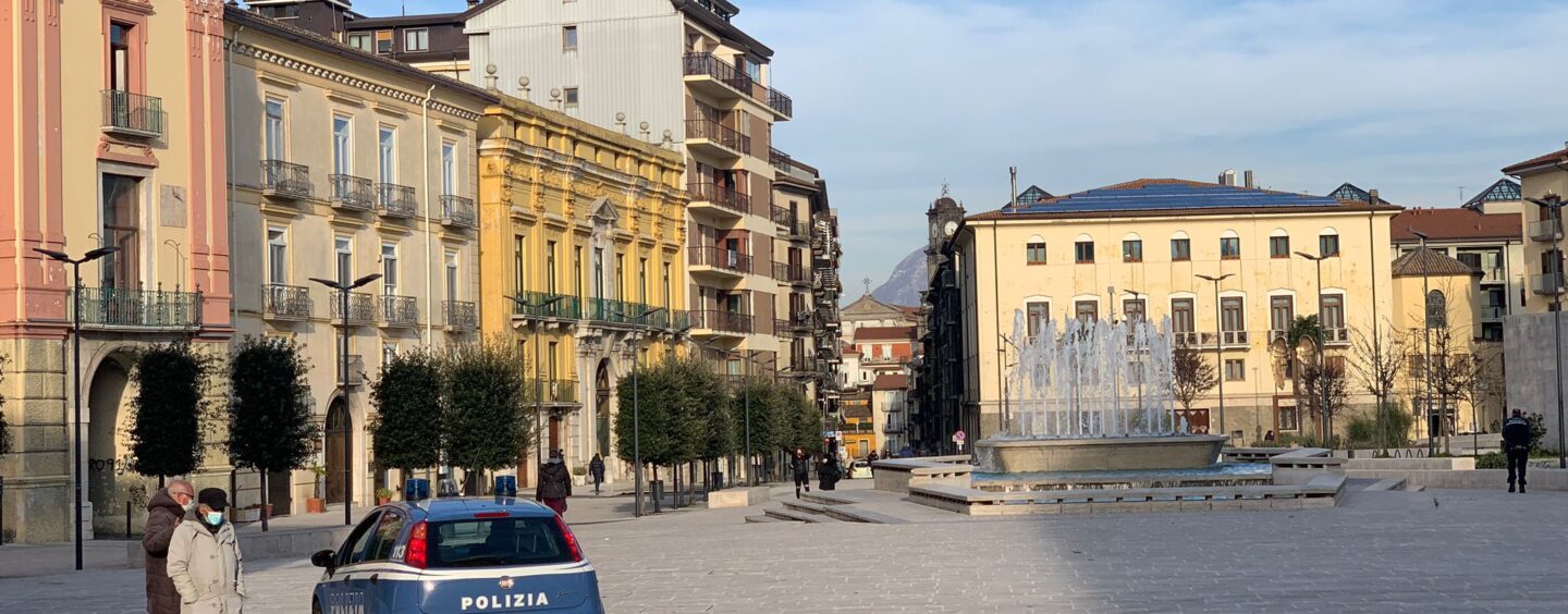 Avellino, il sindaco “chiude” piazza Libertà e piazza Kennedy. “L’ordinanza regionale non lascia spazio a molte interpretazioni”
