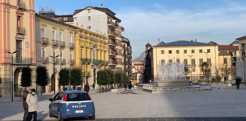 Avellino, il sindaco “chiude” piazza Libertà e piazza Kennedy. “L’ordinanza regionale non lascia spazio a molte interpretazioni”