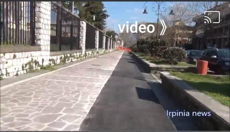 Pista ciclabile a Viale Italia, le critiche “pedalano” sui social/VIDEO