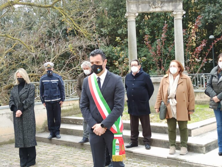 FOTO E VIDEO / Covid: 18 marzo per non dimenticare. L’Irpinia ricorda le 300 vittime, il sindaco di Avellino: “Ce la faremo anche stavolta, come nell’80”