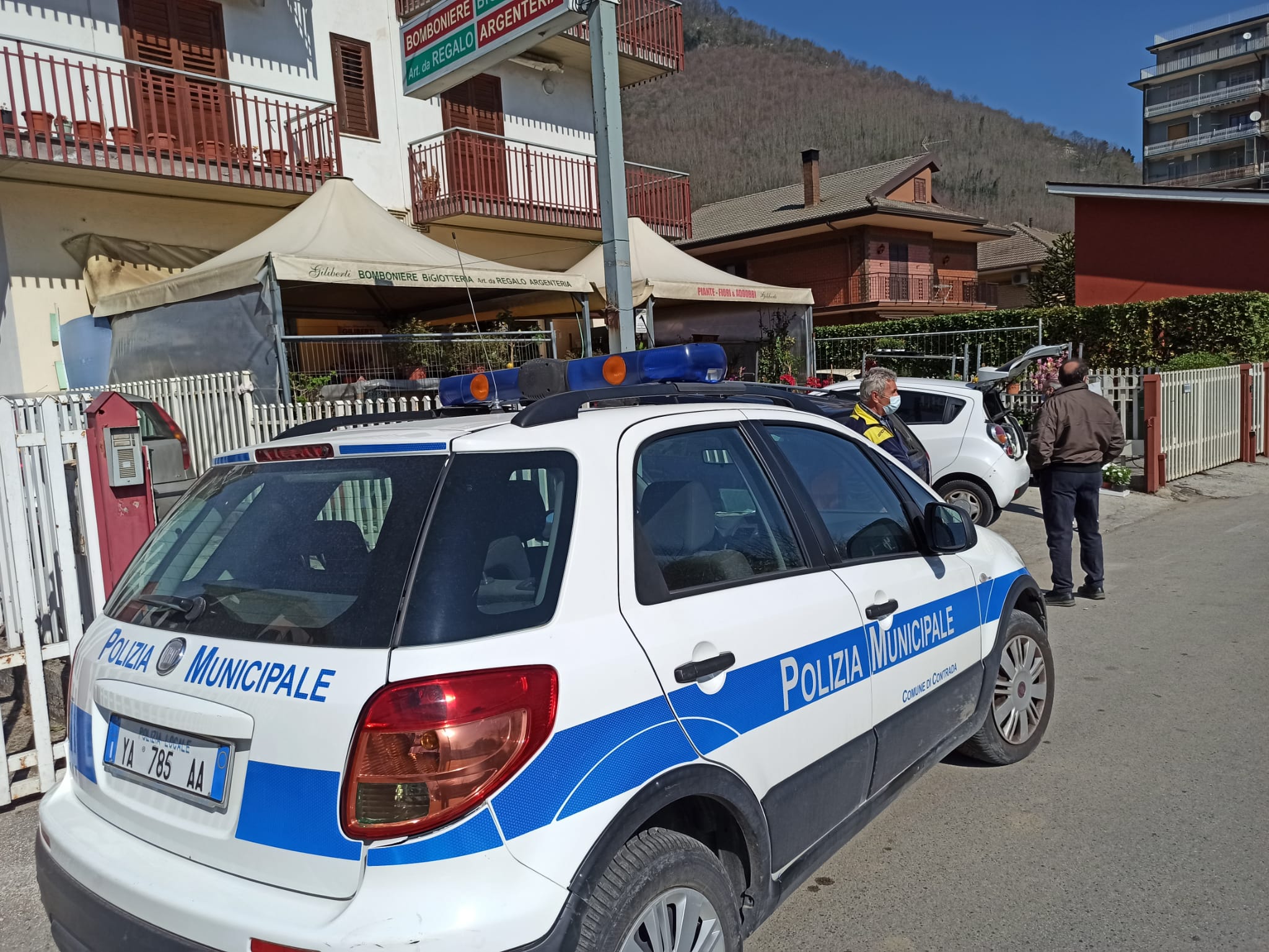 vigili-urbani-contrada