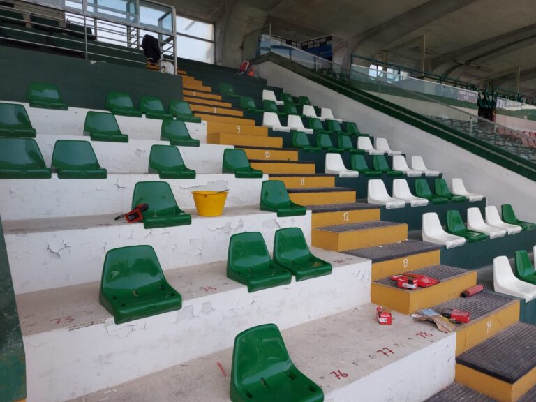 FOTO / Nuovi sediolini al Partenio-Lombardi, obiettivo capienza 10mila spettatori