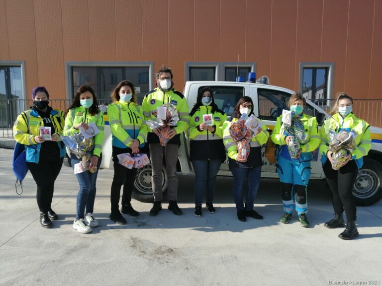Colomba e uova di Pasqua a tutti i bimbi bisaccesi