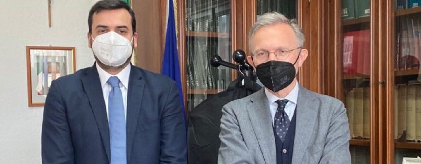 “Bentornato ad Avellino”: Il Sottosegretario Sibilia incontra il Procuratore Airoma. Focus su inchieste in corso e nuovi filoni d’indagini