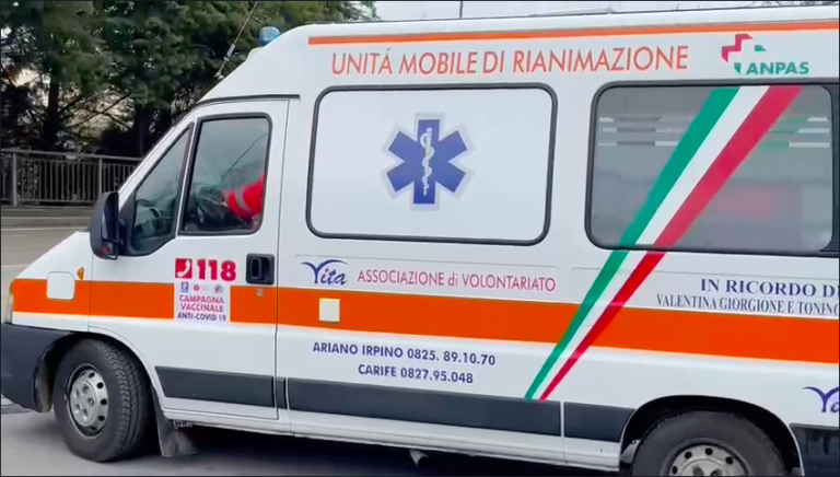 Incidente sul Raccordo Avellino-Salerno: giovane in codice rosso e traffico in tilt