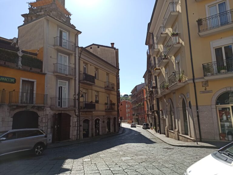 Il Centro Storico chiude alle auto e apre alla movida: Ztl per tutta l’estate