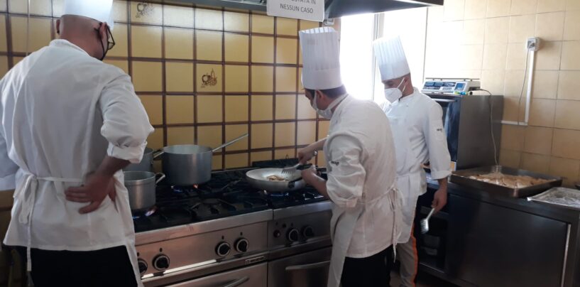 FOTO / Da margini della società ad aiuto chef. Un futuro dal “sapore” diverso per i ragazzi di “Casa sulla Roccia”