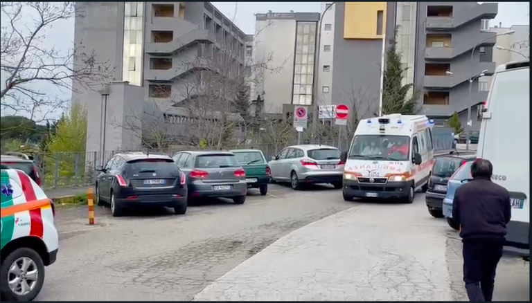 Mirabella Eclano, anziano investito da una Jeep: trasportato al Frangipane