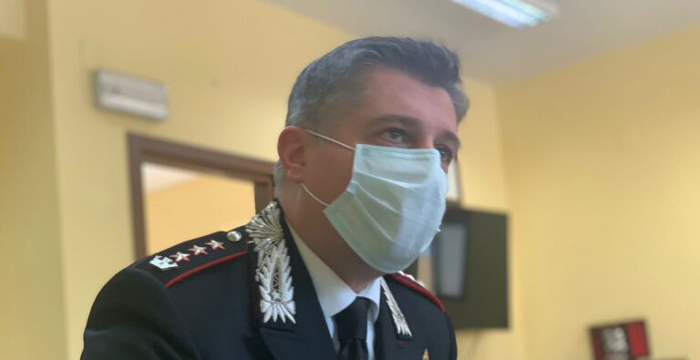 VIDEO/ Anche in Irpinia Carabinieri in aiuto di chi vuole prenotarsi il vaccino. Il Comandate Bramati: “Finora risposta eccezionale”