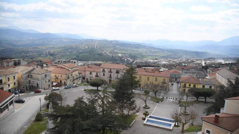 VIDEO-FOTO/ In Irpinia, il viaggio parte da Montemiletto: alla scoperta del borgo della Leonessa
