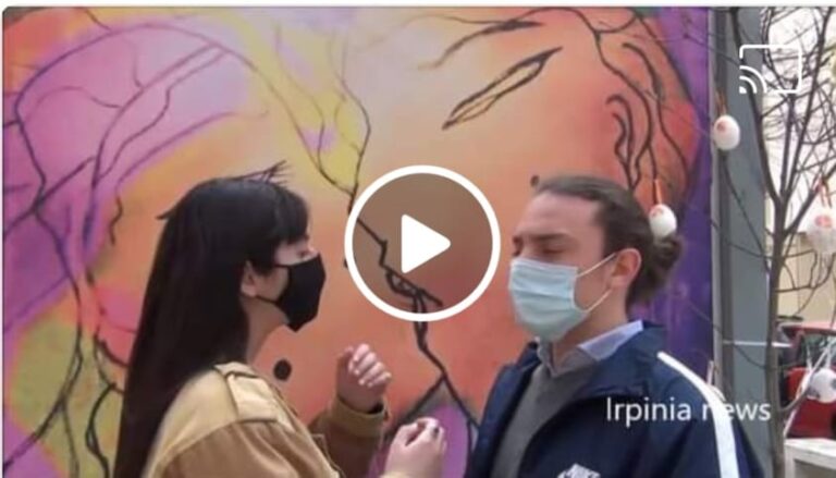 Avellino, la piazzetta del “bacio” in versione pasquale/VIDEO