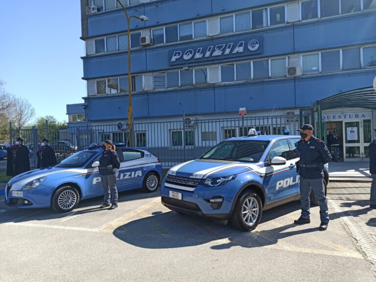 Avellino, 27enne aggredisce agente di polizia in Questura: arrestato