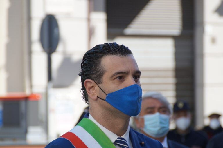 Scuola Avellino, il Codacons Campania denuncia il sindaco Festa