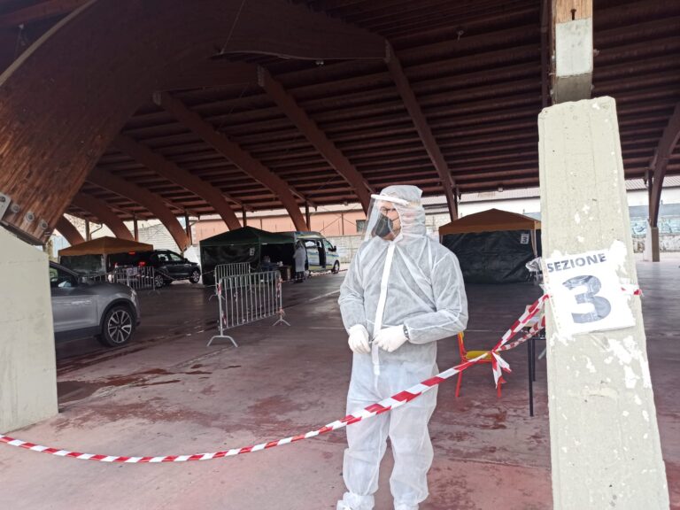 FOTO E VIDEO / Tamponi di massa a Serino, partenza con il piede giusto. Il sindaco: “Il virus corre, dobbiamo scovare gli asintomatici”