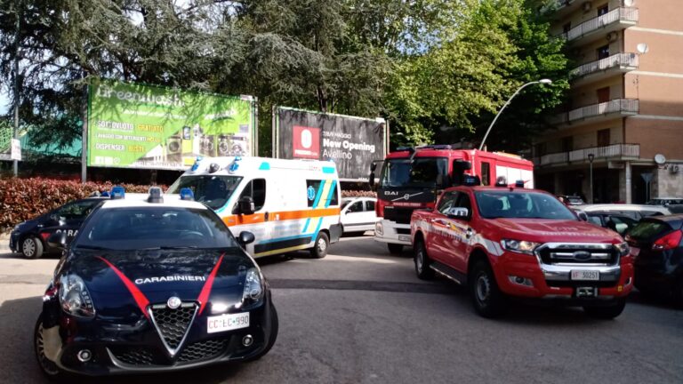 Minaccia di darsi fuoco: tensione al centro vaccinale del Campo Coni
