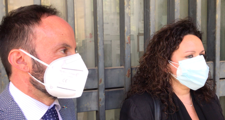 VIDEO/ Omicidio Pelosi, gli avvocati dell’indagato: “Estraneo ai fatti, suo contributo fondamentale nell’indagine”