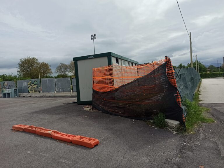 FOTO E VIDEO / Mercato di Avellino, si va verso un altro flop. Gli ambulanti: “Ma noi martedì 11 maggio saremo a Campo Genova. Le promesse si mantengono”