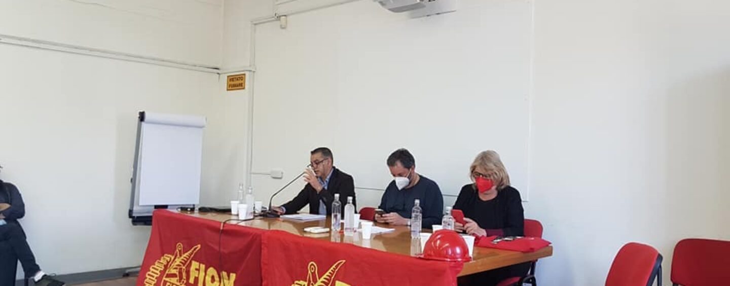 FOTO / “Il Sud rischia la desertificazione industriale”. Dall’Irpinia la Fiom Cgil suona l’allarme