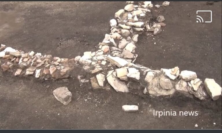 Ritrovamenti archeologici in un cantiere della Lioni Grottaminarda a Carpignano/VIDEO