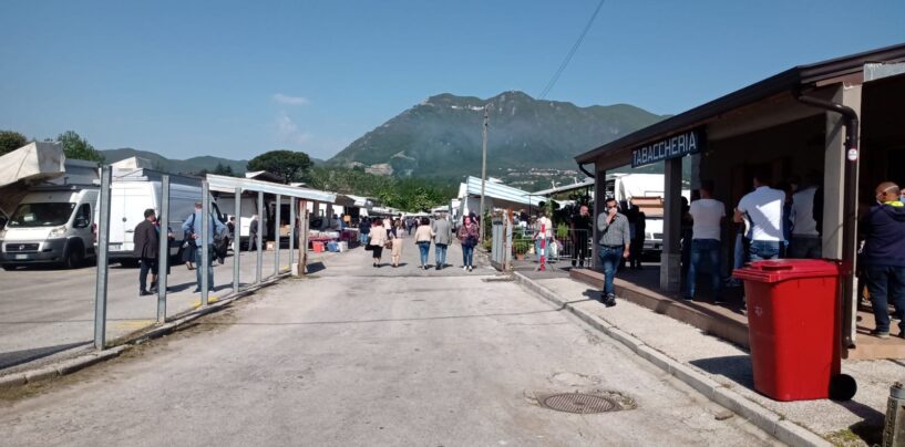 Agosto, tempo di spettacoli: domani il mercato bisettimanale vien di sera