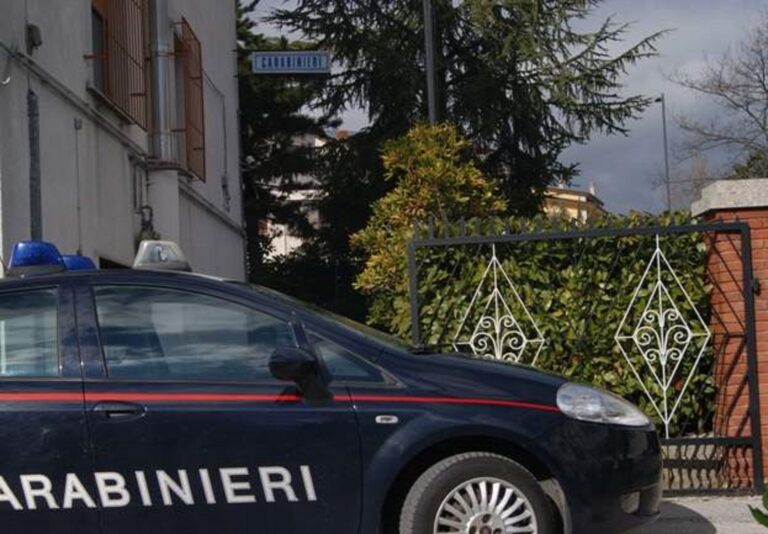 Nusco: minaccia familiari con un coltello, i Carabinieri arrestano 37enne