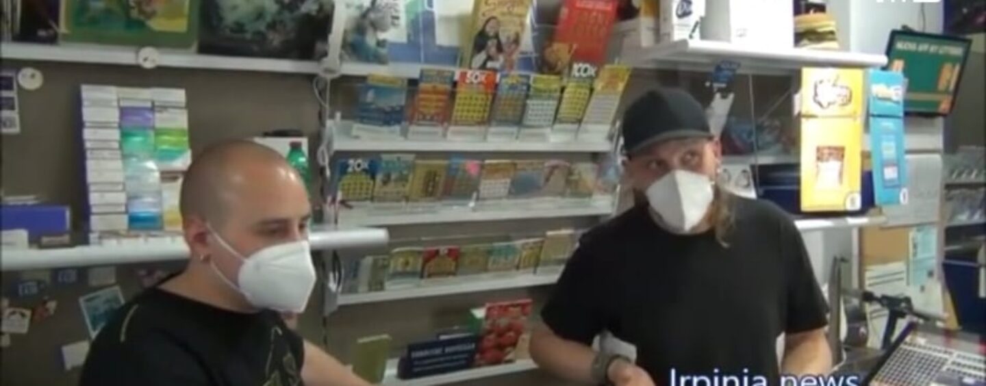 Avellino, vince 250.000 euro al lotto e si presenta in tabaccheria: “Sono io il fortunato” /VIDEO