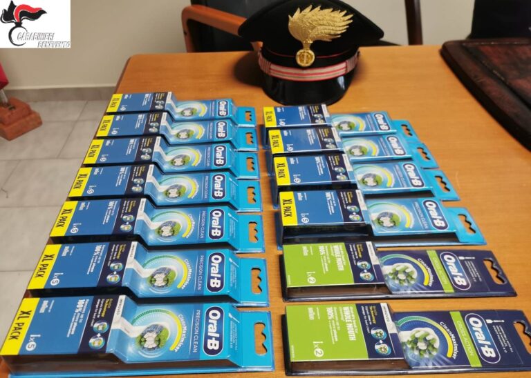 Benevento, furti nei supermercati: arrestate due donne