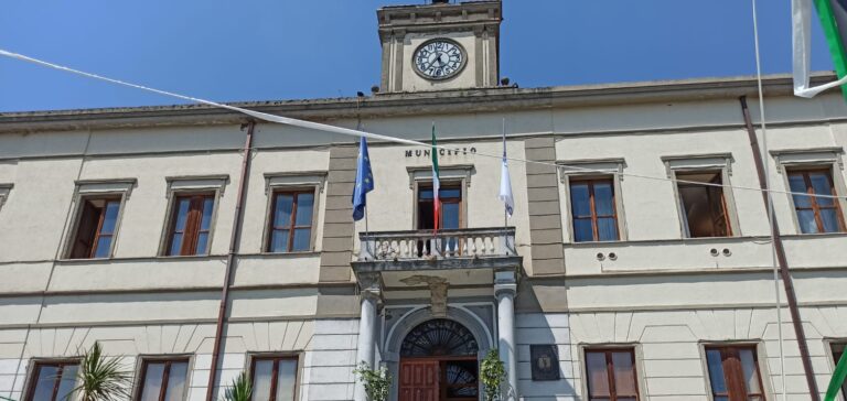 Mercogliano accogliente, in villa comunale ecco la panchina inclusiva