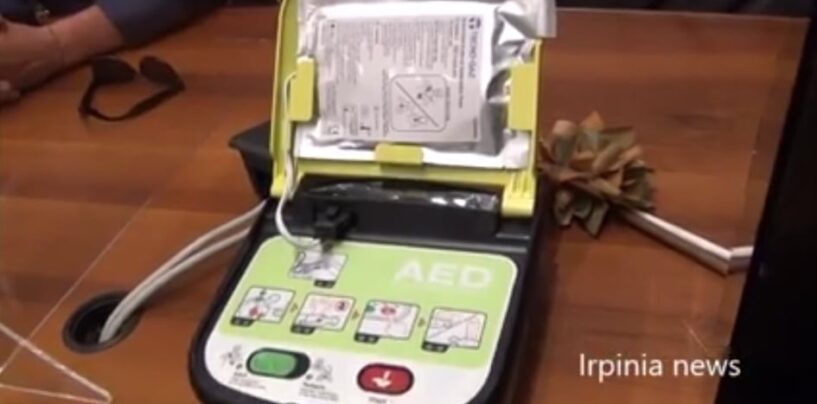 Grottaminarda: donato un defibrillatore salvavita al Comune, sarà installato in palestra/VIDEO