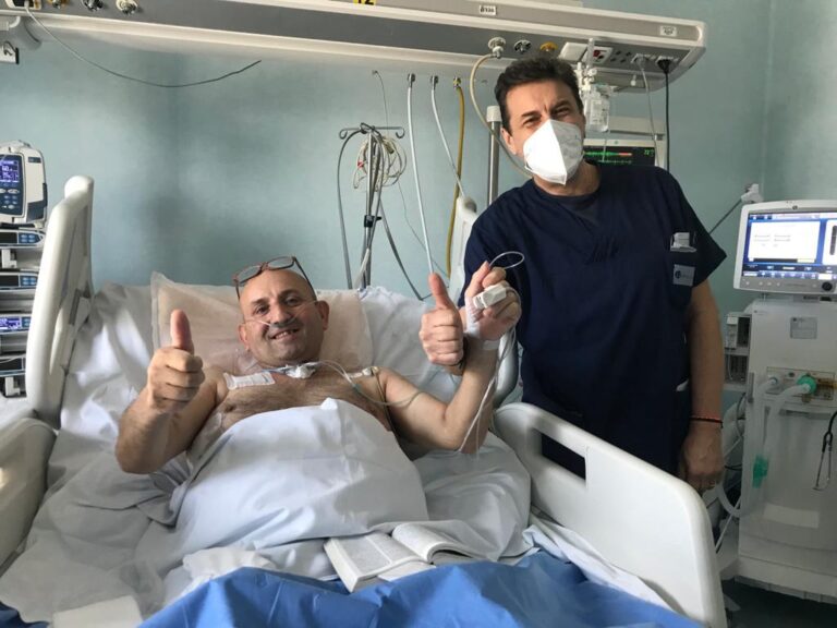 Sorrisi al Moscati: due pazienti lasciano il Covid Hospital