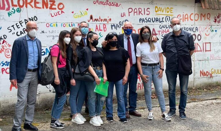 Beni confiscati alla Camorra, l’assessore regionale Morcone al Maglificio di Quindici